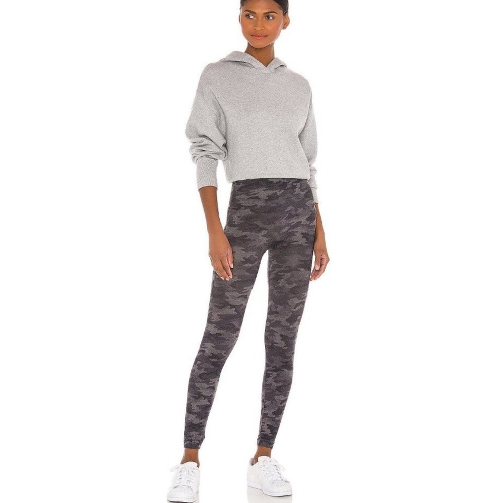 NWT Spanx Look At Me Now Leggings in Heathered Camo